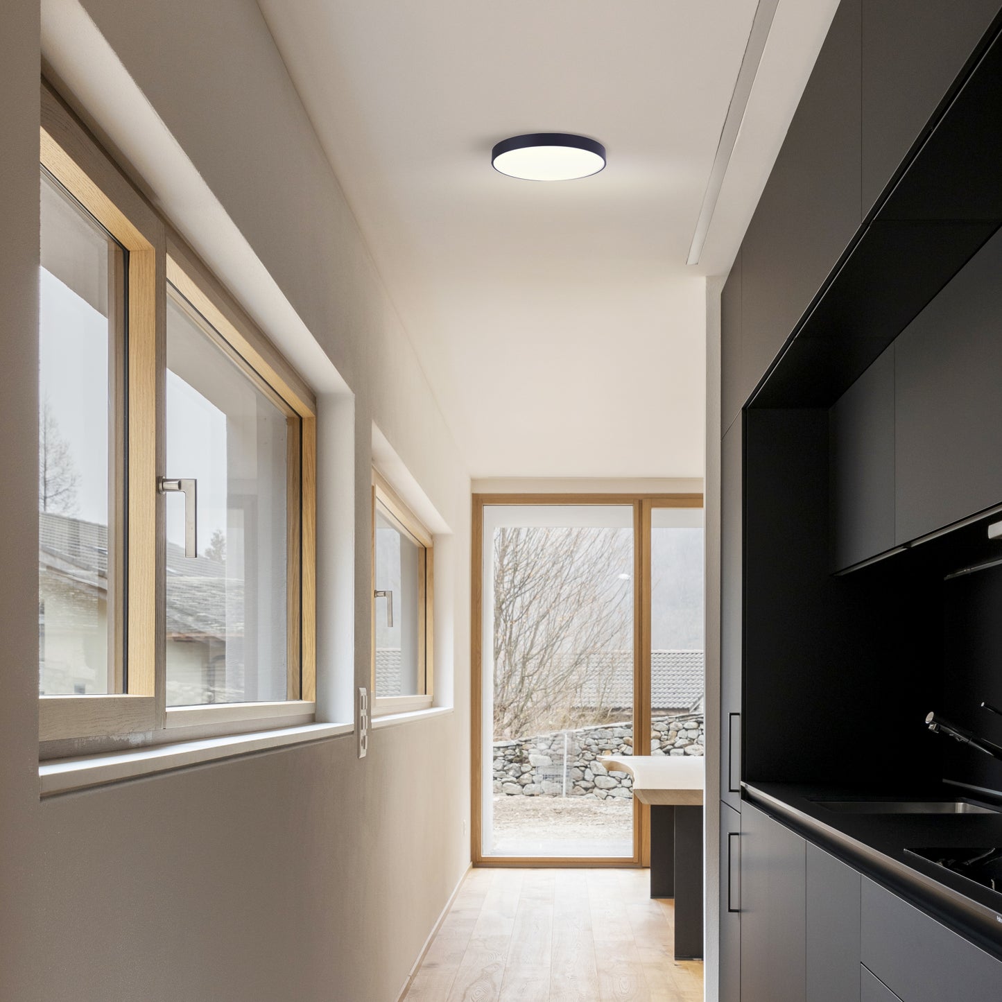 Luminaire 8.1Inch Black Color